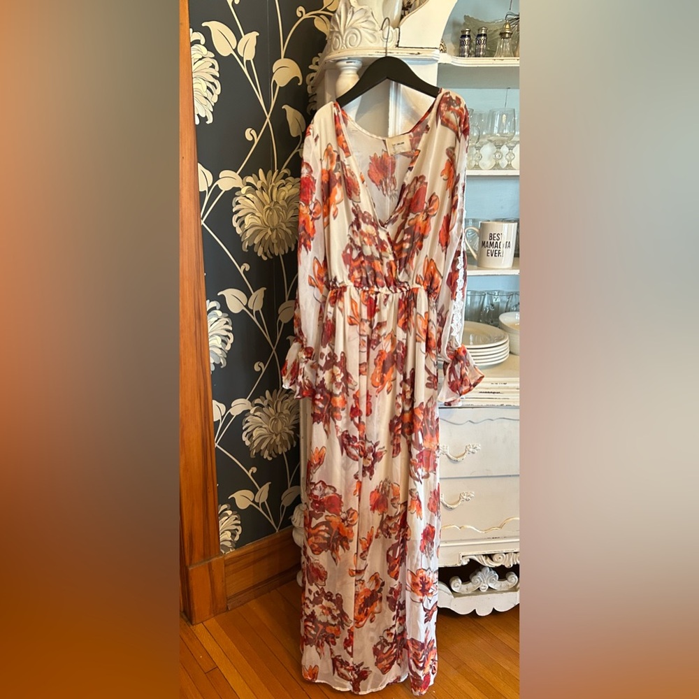 I. Madeline Boho . Floral Maxi.